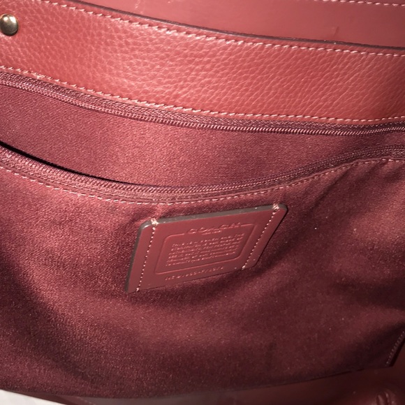 Coach Leather Tote with backpack keychain - Picture 2 of 4